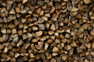 積み上げられた薪