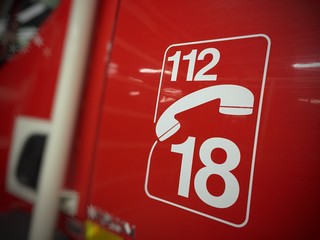 18-112, numéros d'urgence - obrazy, fototapety, plakaty