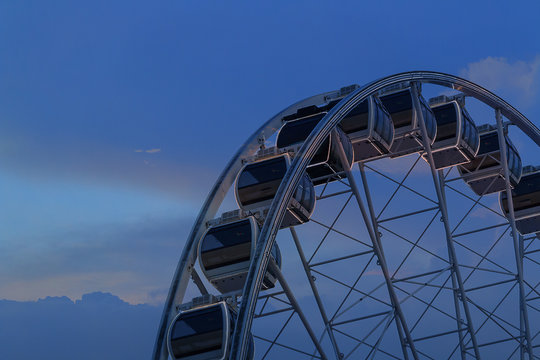 ferris wheel on sky.