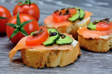 bruschetta with salmon
