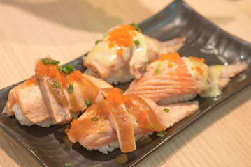 Salmon Aburi Roll, Salmon Aburi Sushi, Salmon aburi saikyo sushi