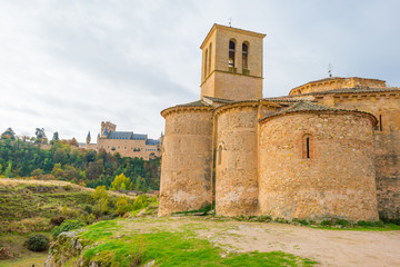 Fototapeta na wymiar Church in a field near Segovia