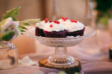 Десерт, пирожное