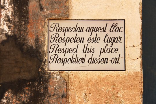 schild respektiere diesen ort I