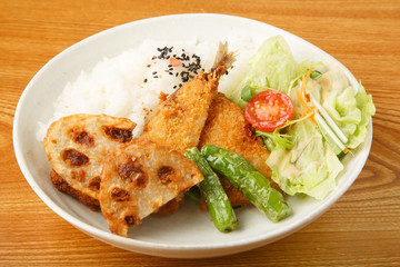 アジフライとレンコンのはさみ揚げのランチ