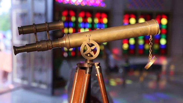 Handheld telescope on stand