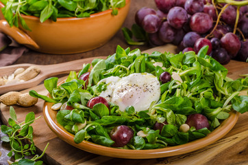 Lamb lettuce salad