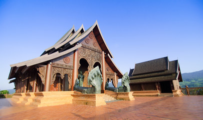 Wat Somdej Phurua Ming Muang : The Beautiful wooden buddhist tem