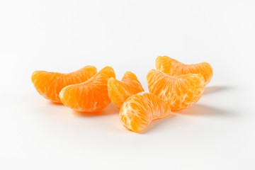 Peeled mandarin segments