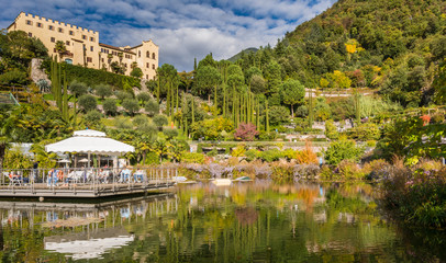 Giardini di Castel Trauttmanssdorff, Merano, Alto Adige, Italia. Scorcio del famoso giardino botanico dove 80 ambienti botanici prosperano e fioriscono piante da tutto il mondo. © lorenza62