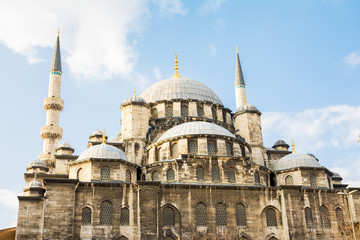 Fototapeta na wymiar yeni cami mosque at istanbul, turkey