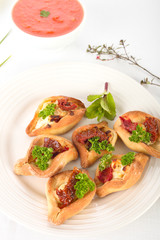 Teigtaschen mit Tomaten