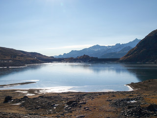 Fototapeta na wymiar Spluga valley, the lake frozen