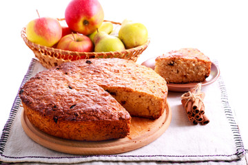 Pear and apple cake with cinnamon