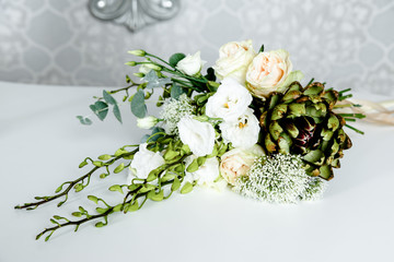 Obraz na płótnie Canvas gorgeous wedding bouquet of various flowers