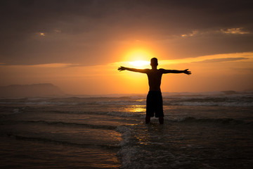 Fototapeta premium Hugging the sun