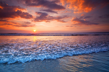 Obraz premium Beautiful sea sunset