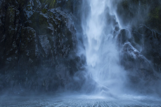 Stirling Falls - Milford Sound