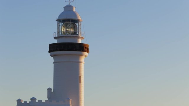 MS Spinning light in white lighthouse
