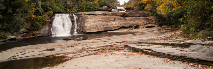 Fototapeta premium waterfall in the Appalachians of western North Carolina during fall