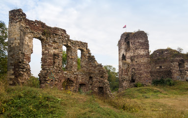 Fototapeta na wymiar The ruins of the castle tower Buchach. Buchach, Ternopil region,