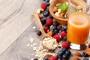 Oats nuts berries