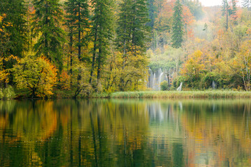 Autum colors and waterfalls of Plitvice National Park