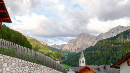 Fototapeta na wymiar beautiful mountain valleys and peaks in the Italian Dolomites in the European Alps