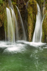 Obraz premium waterfall in deep forest in Plitvice national park