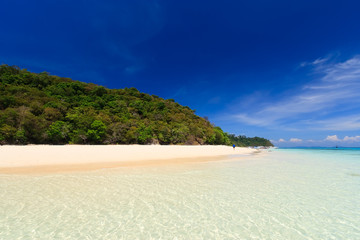 Fototapeta na wymiar Seascape of Koh Rok island, Krabi, Thailand.