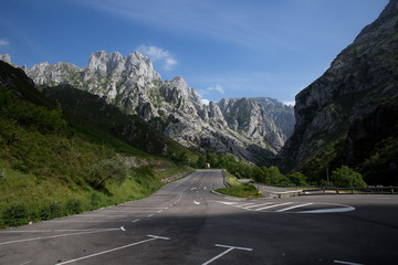 Fototapeta premium Mountain landscate in spain with empty parking are in foreground.