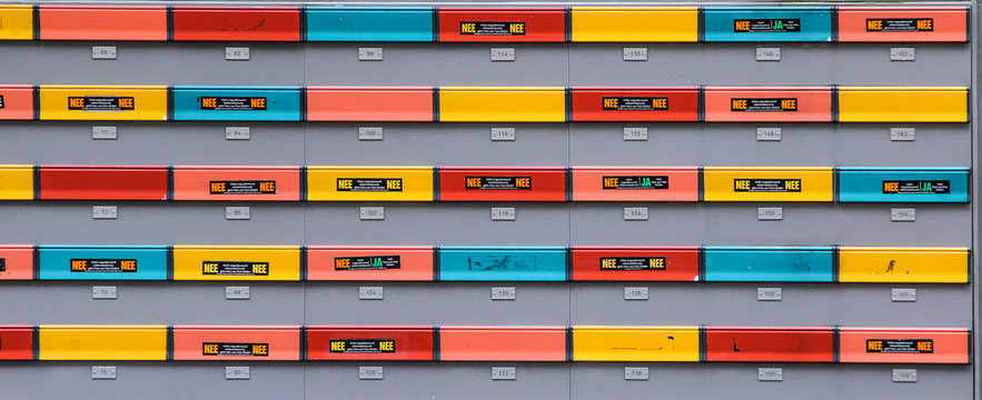 bunte Briefk&auml;sten / Briefk&auml;stenschlitze