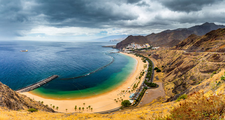 Playa de Las Teresitas, a famous beach near Santa Cruz de Tenerife - obrazy, fototapety, plakaty