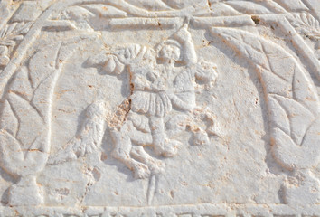 Mitolojik Kaya Oyması 