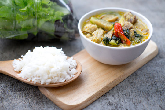 Thai chicken green curry with rice
