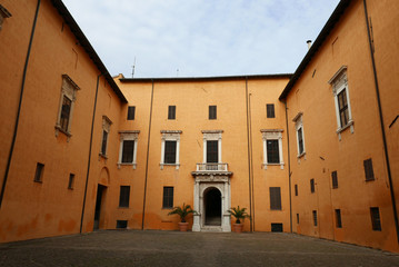 Cour du Palais ducal à Pesaro, Italie