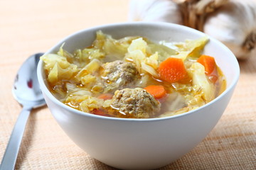 Brodo di carne con verdure