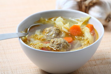 Brodo di carne con verdure