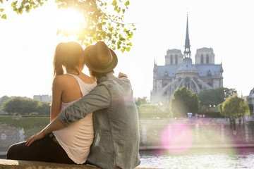 Young couple visiting paris