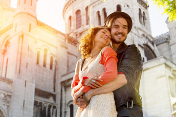 Young couple visiting paris