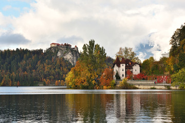 Obraz premium Lake Bled in Autumn Colors, Slovenia