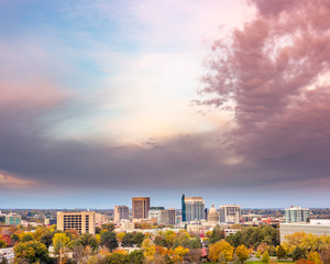 Obraz premium Dramatic sunrise over fall trees Boise