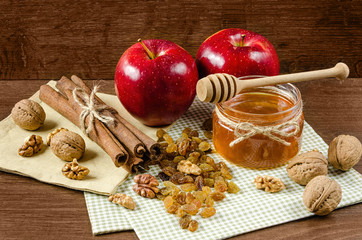juicy red apples with cinnamon and honey
