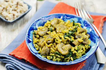 Mushrooms spinach turmeric brown rice