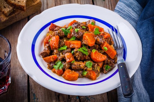 beef meat stewed with carrots