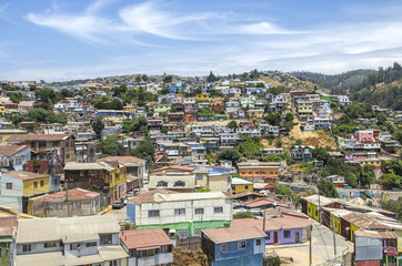 Fototapeta na wymiar Beatiful lanscape of Valparaiso city at day time