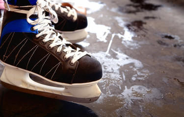 people, winter sport and leisure concept - close up of friends w