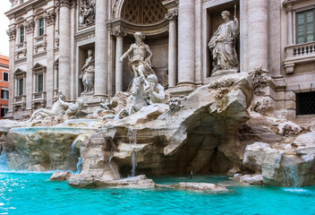 Fototapeta na wymiar The Gem of Rome: Fontana di Trevi