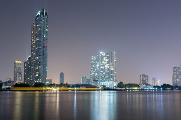 Fototapeta na wymiar Bangkok cityscape near river.