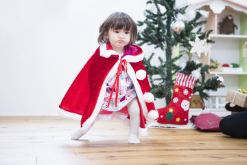 クリスマスのコスチュームを着る女の子